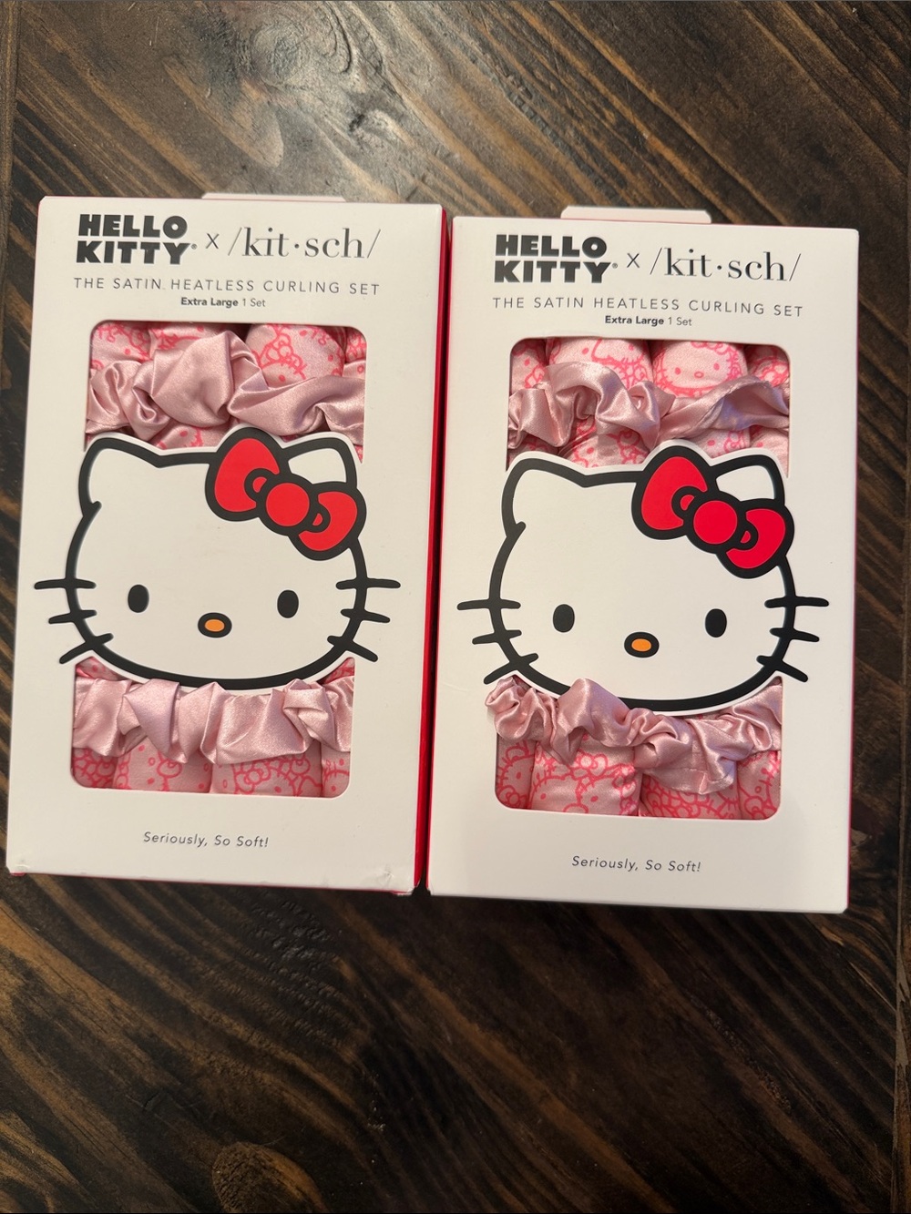 Kitsch x Hello Kitty Satin Heatless Curling Set - White with Pink Accents